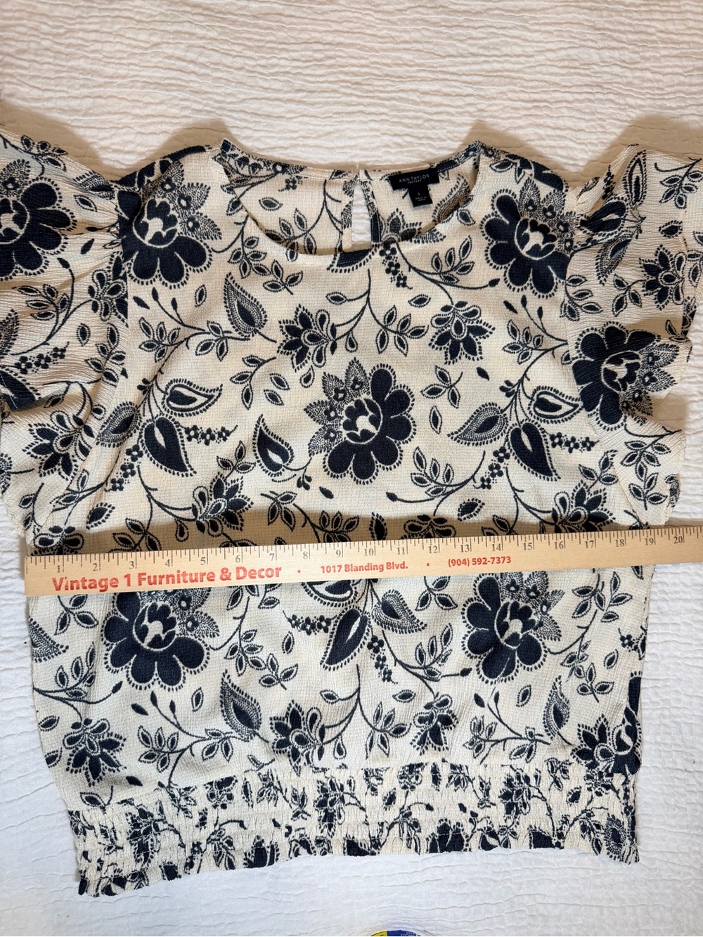 Ann Taylor Cream Black Floral Flutter Sleeve Blouse Smocked Hem Top 🌸 - Picture 6 of 7